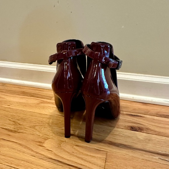 Michael Kors Burgundy Patent Lawson Open Toe Stiletto Bootie Heel Size 8.5 - Picture 2 of 6